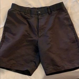 Roundtree & Yorke size 32 waist golf shorts